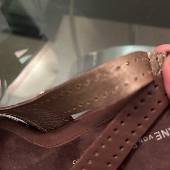 Brown open-toe shoe by Diane Von Furstenberg. - Picture 6 of 7